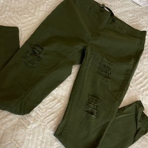 El zize original es 2xl pero en realusad es como un L. Yo soy M no me quedo